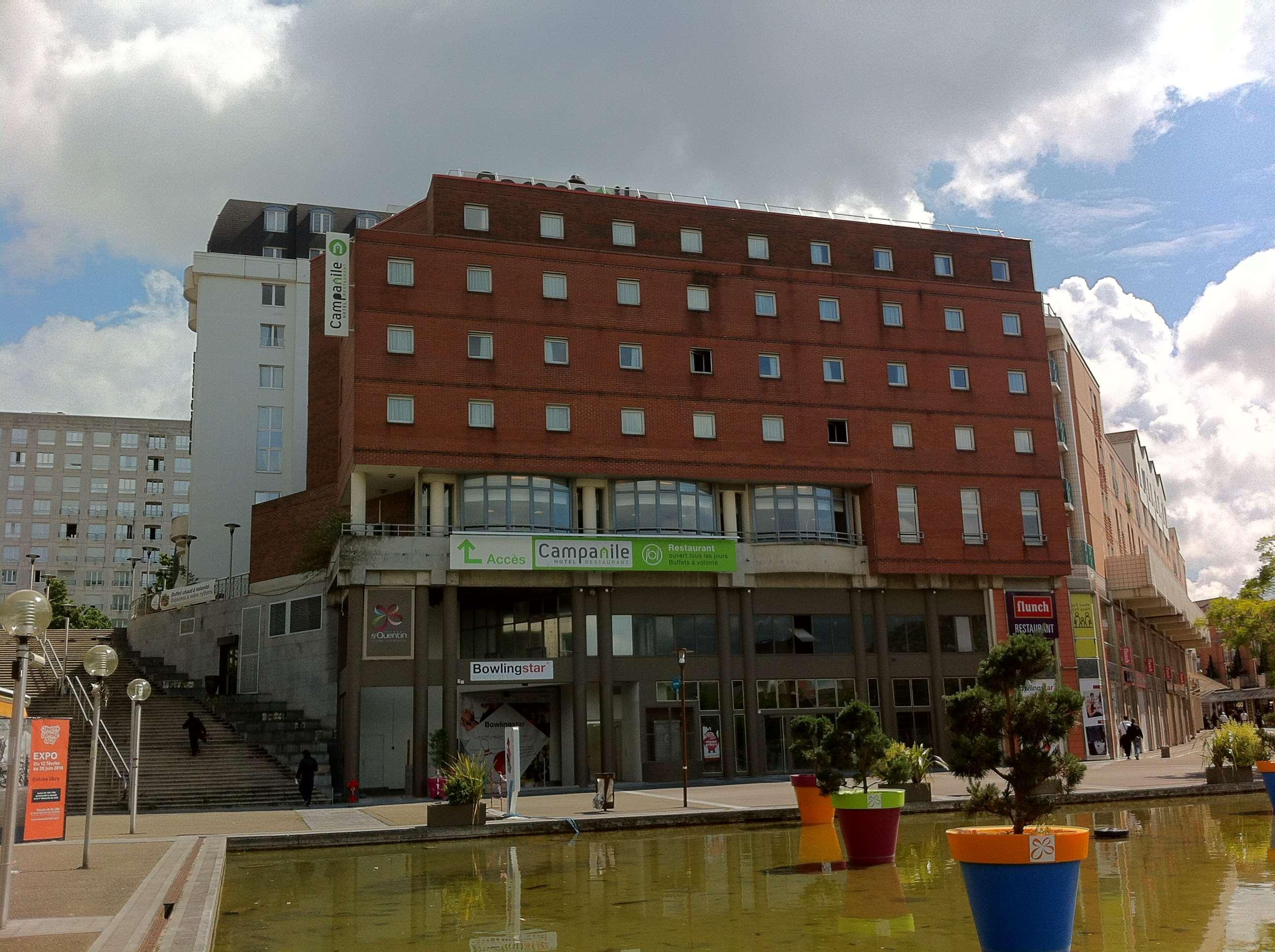 Отель Campanile Saint-Quentin-En-Yvelines Монтиньи-ле-Бретонё Экстерьер фото