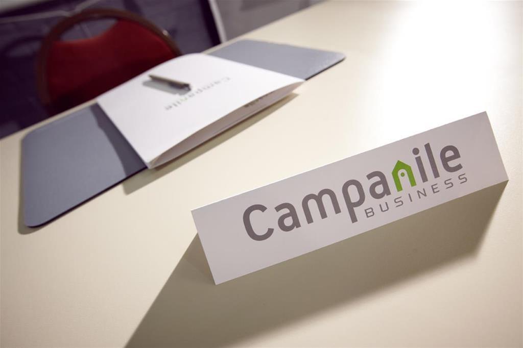 Отель Campanile Saint-Quentin-En-Yvelines Монтиньи-ле-Бретонё Экстерьер фото